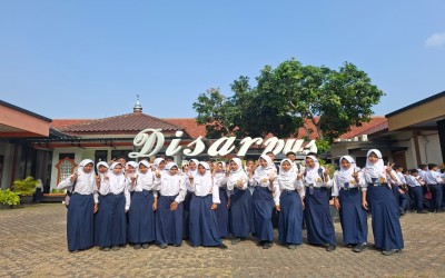 SMP Negeri 2 Ambal Gelar Kunjungan Edukatif ke Disarpus Kebumen dan Kupu-Kupu Alam Pelita Geopark